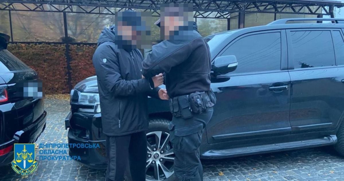 У Дніпрі адвокати разом з кримінальним авторитетом захоплювали промислові підприємства (фото)