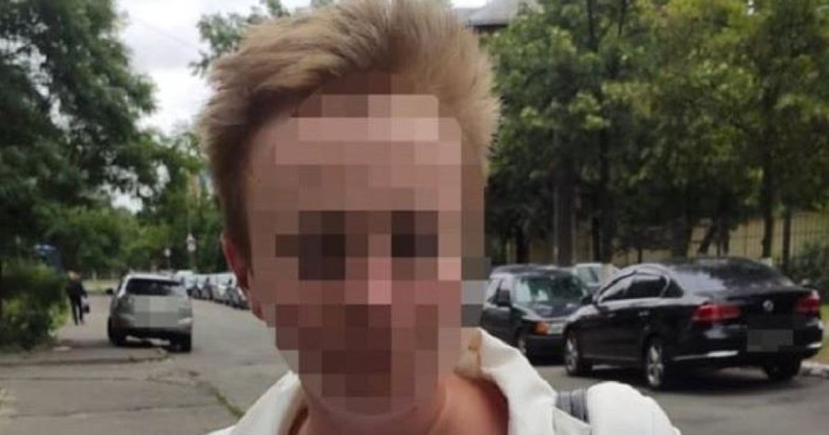 У Києві у Гідропарку злодійка-рецидивістка підлила у напій чоловіку невідому речовину і обікрала