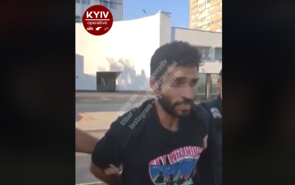 В Киеве задержали иностранца, который поджигал машины: появилось видео