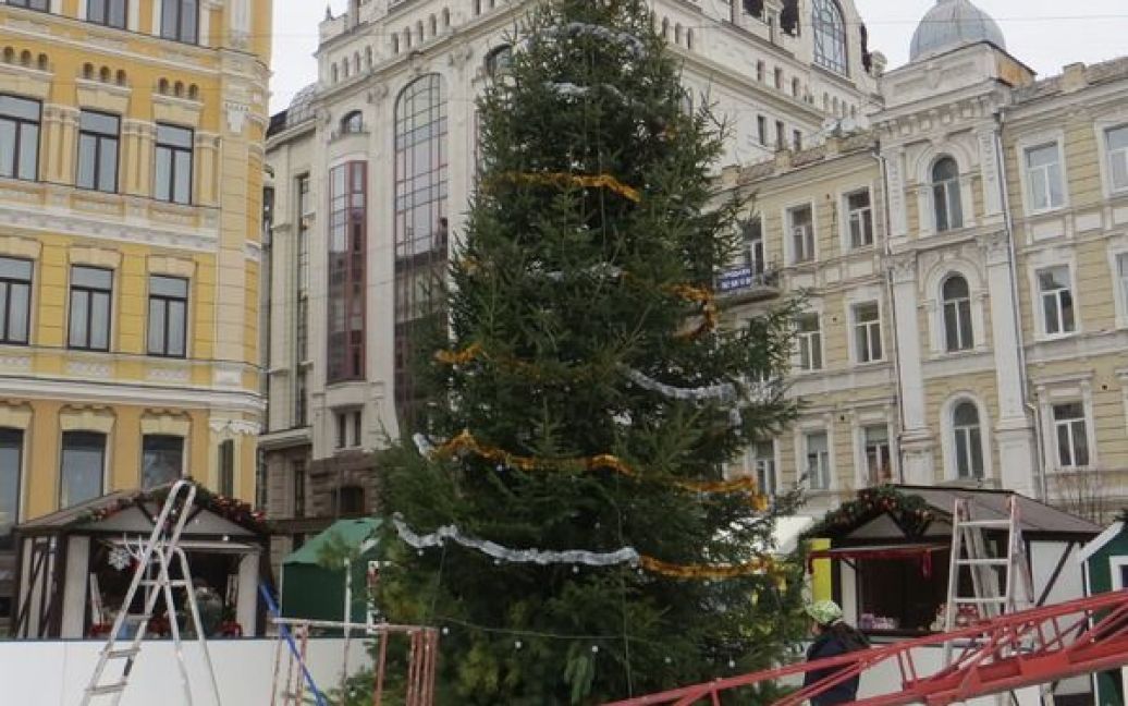 На Софийской площади в Киеве готовятся к новогодне-рождественским праздникам / © Вечерний Киев