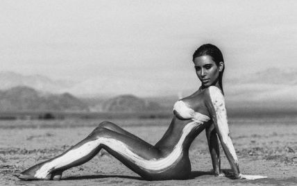 Кім Кардашян оприлюднила нові фото з еротичної фотосесії у пустелі