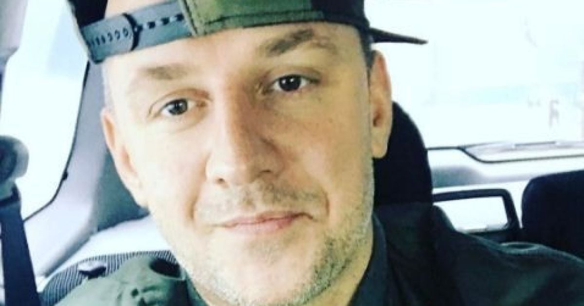 Потап показал ретро-фото, где худощавым позирует в костюме вдвое большего размера
