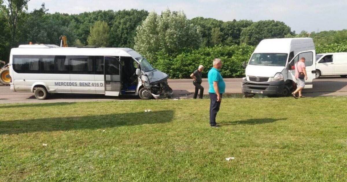 На Закарпатье микроавтобус с детьми попал в ДТП, есть пострадавшие