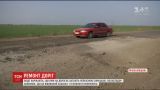 Водители утверждают, что на Николаевщине Службы автодорог засыпают ямы землей