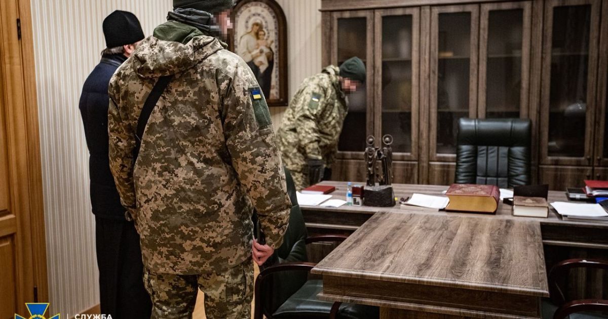 Миллионы наличных и граждане РФ: что СБУ нашла в Лавре и других церквях УПЦ МП (фото)