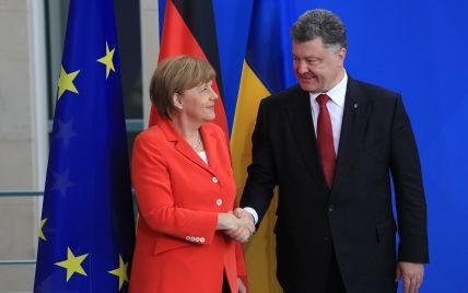 Порошенко поговорил с Меркель о лечении Умерова в Германии