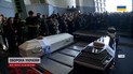 Прощались з цілою сім'єю, яку вбила ракета! Єдина дитина, що вижила, не може собі пробачити