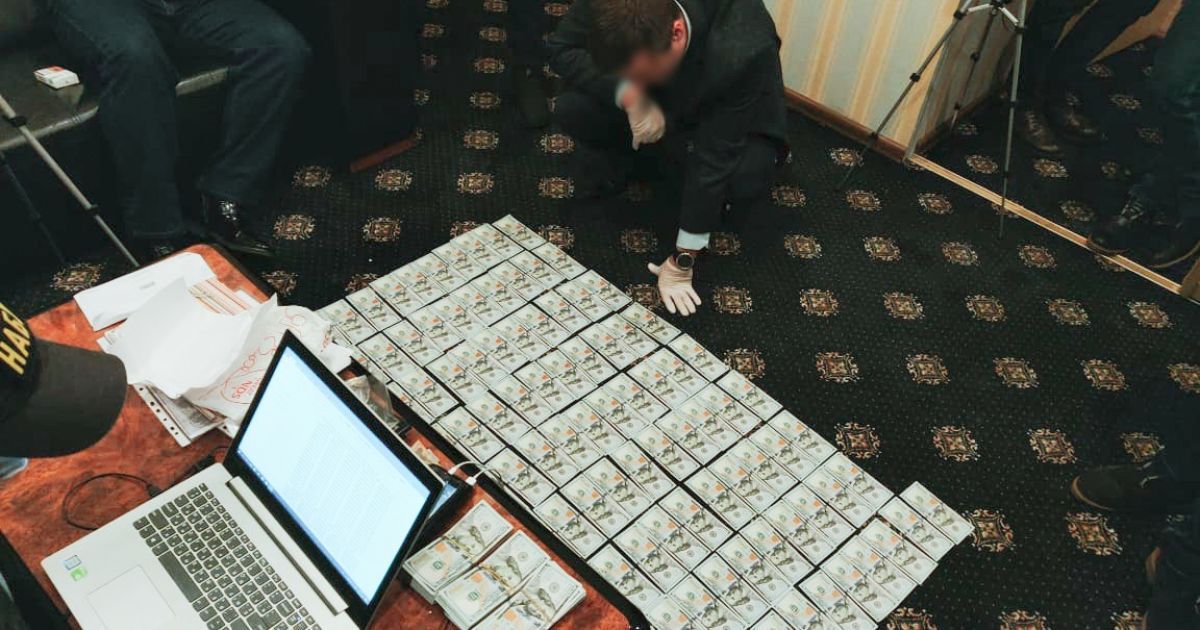 Начальника управління Держрезерву викрили на спробі дати хабар голові установи