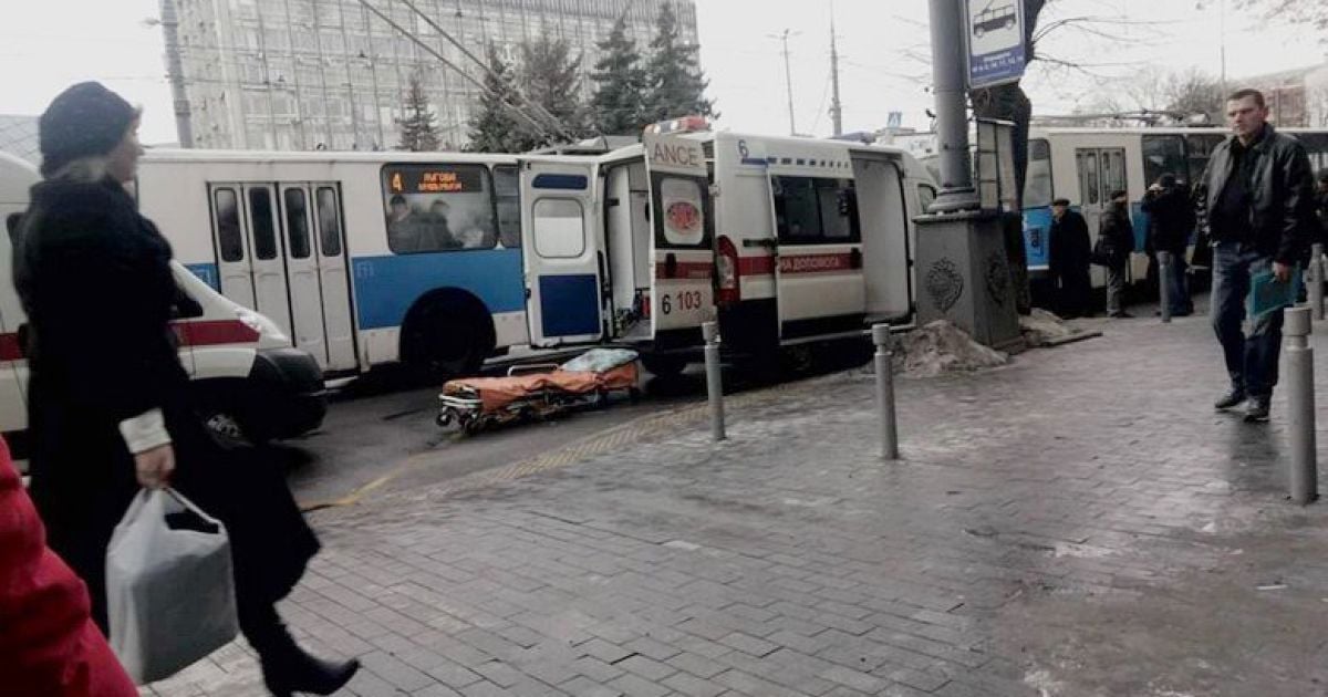 У центрі Вінниці прогримів вибух у тролейбусі, є постраждалі