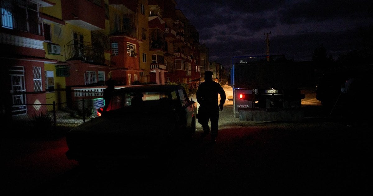 Острів занурився у повну темряву