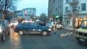 В Ужгороді дві жінки влаштували розбірки за місце на парковці: через це авто врізалось в автобус