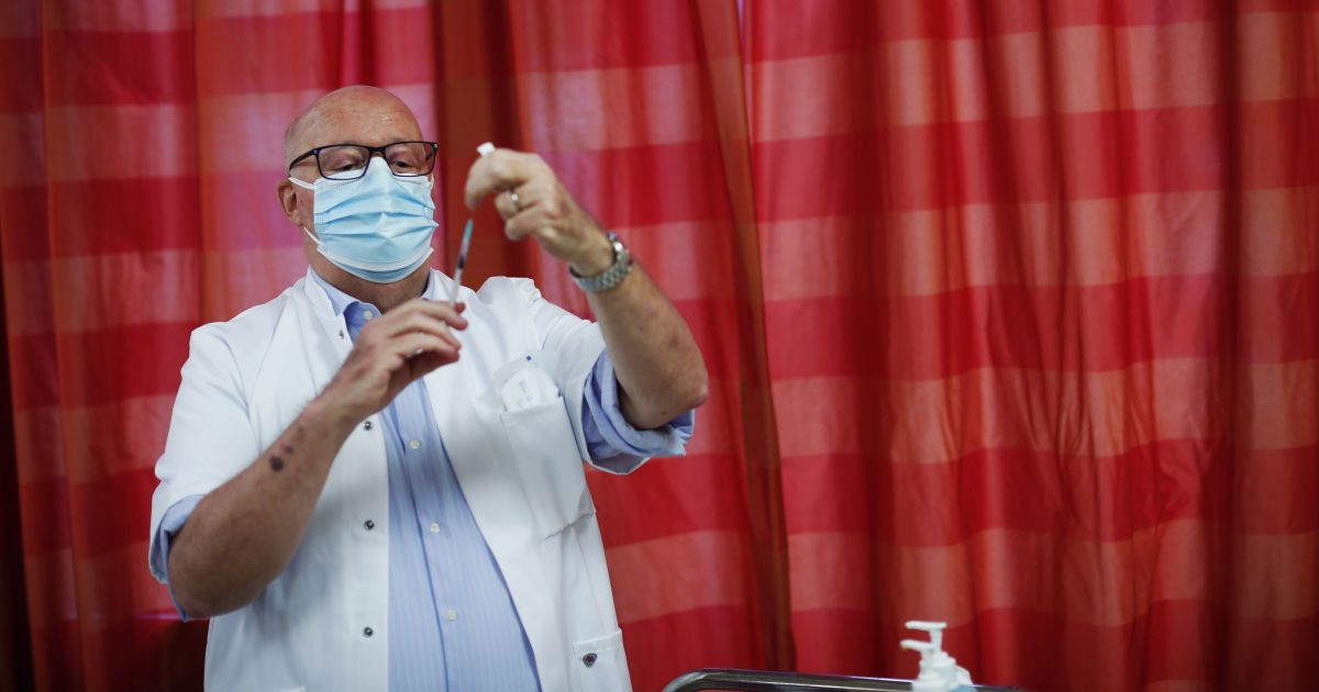 Болгарські лікарі виявили побічні ефекти від вакцини Pfizer
