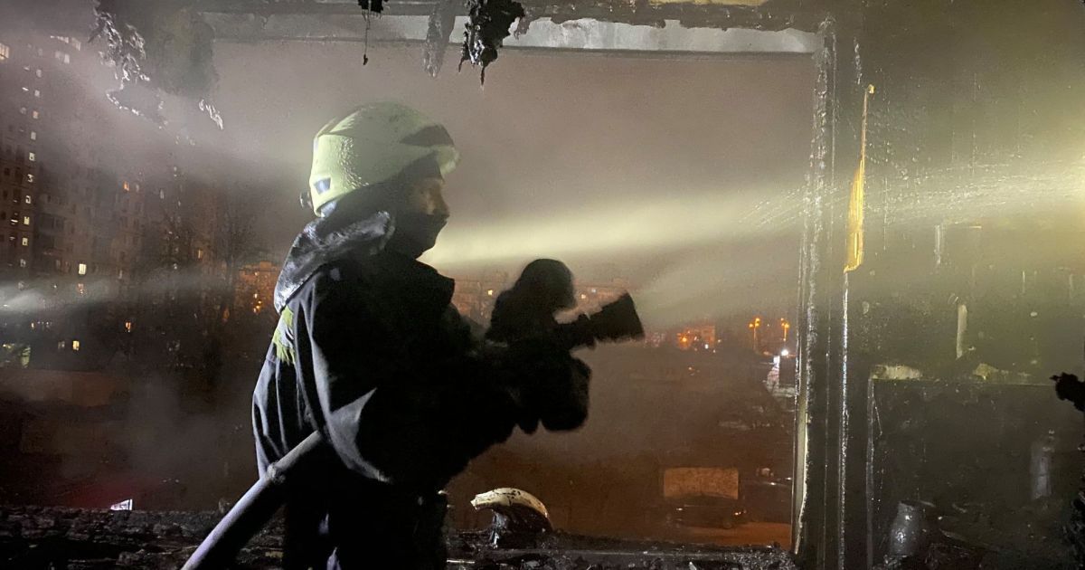 У Києві на Оболоні горіла багатоповерхівка
