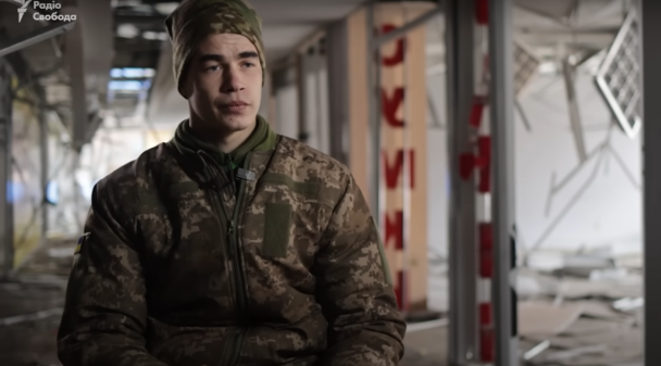 Владиславові два тижні довелося пити власну сечу, бо води не було. / © 