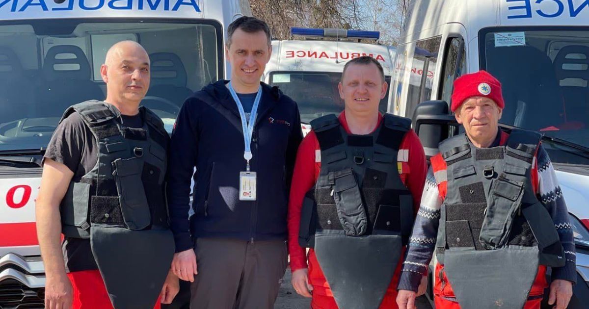 Медики "швидких" отримають для захисту бронежилети — МОЗ