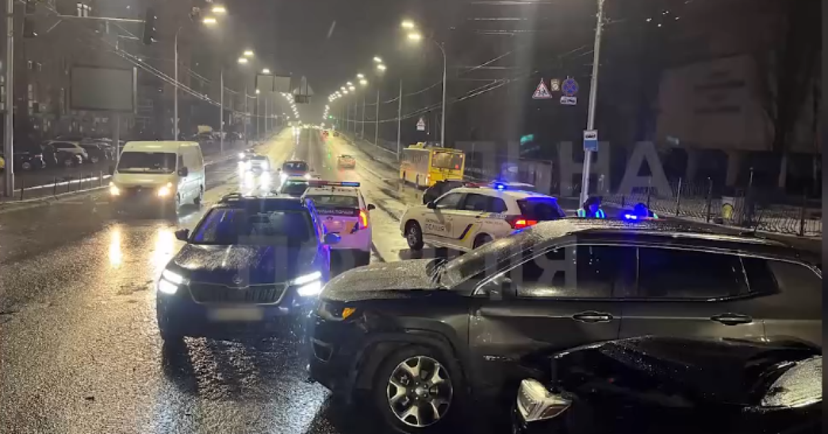 Водитель разбили четыре автомобиля