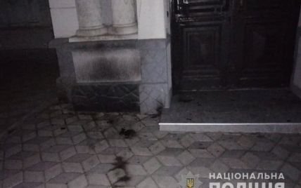 У Херсоні у ніч після Великодня невідомий кинув "коктейль Молотова" у будівлю релігійної общини