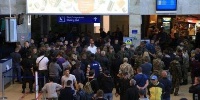 Бойко и Новинского в Одессе эвакуировали в VIP-сектор аэропорта: их едва не избили