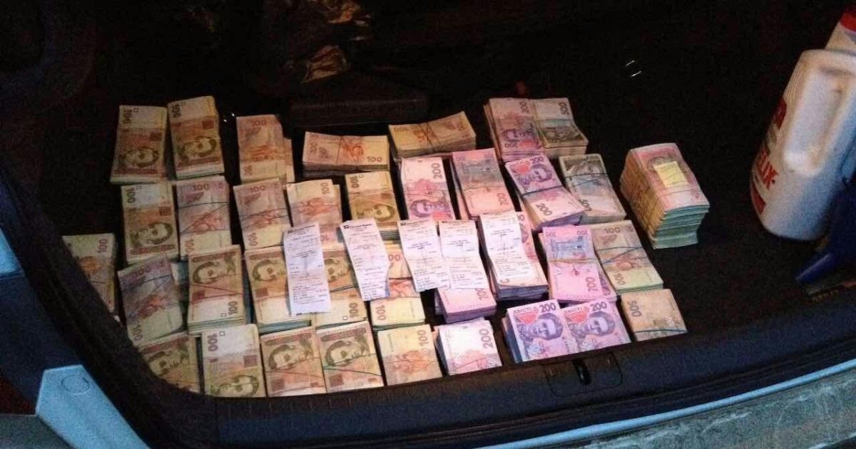 Жінка з Маріуполя прокрутила аферу з "липовими" кредитами на 75 мільйонів гривень