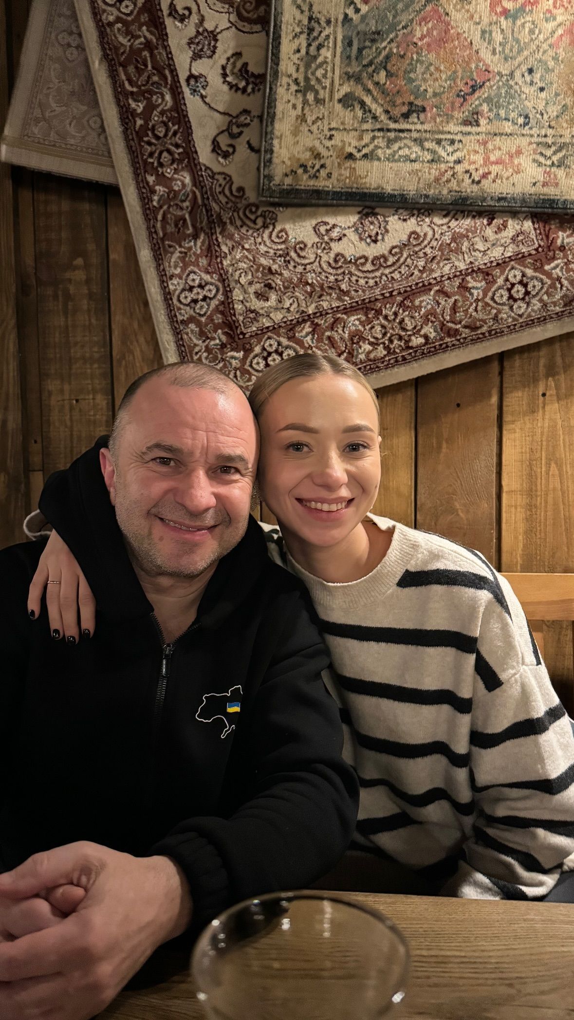 Виктор Павлик с женой / © instagram.com/repyahovakate