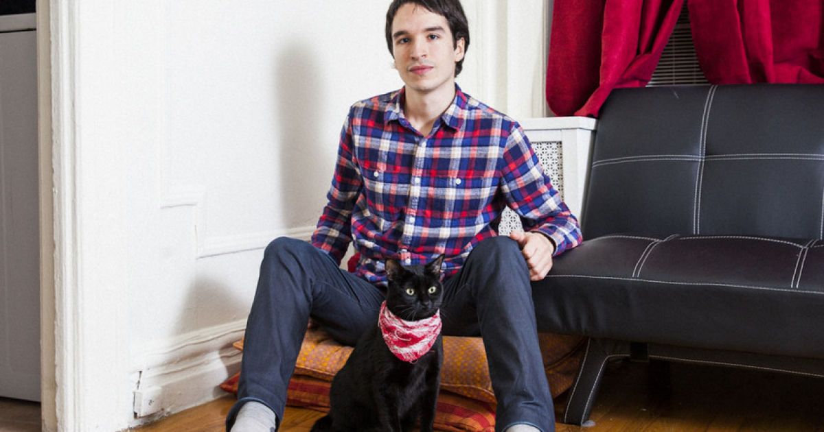Дэвид Уильямс снял мужчин с их котами. / © Tumblr/Men with Cats