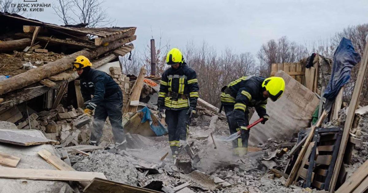 Російські окупанти скоїли чергову ракетна атаку на Київ