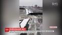 Подъем воды в реке полностью разрушил временный мост через реку Тетерев