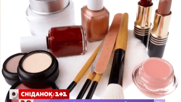 Як правильно підібрати косметику у спекотні дні