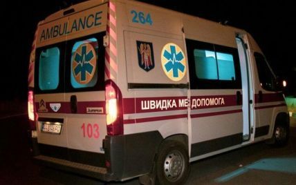 В Тернополе неизвестные в парке напали и избили 17-летнюю девушку, ее госпитализировали