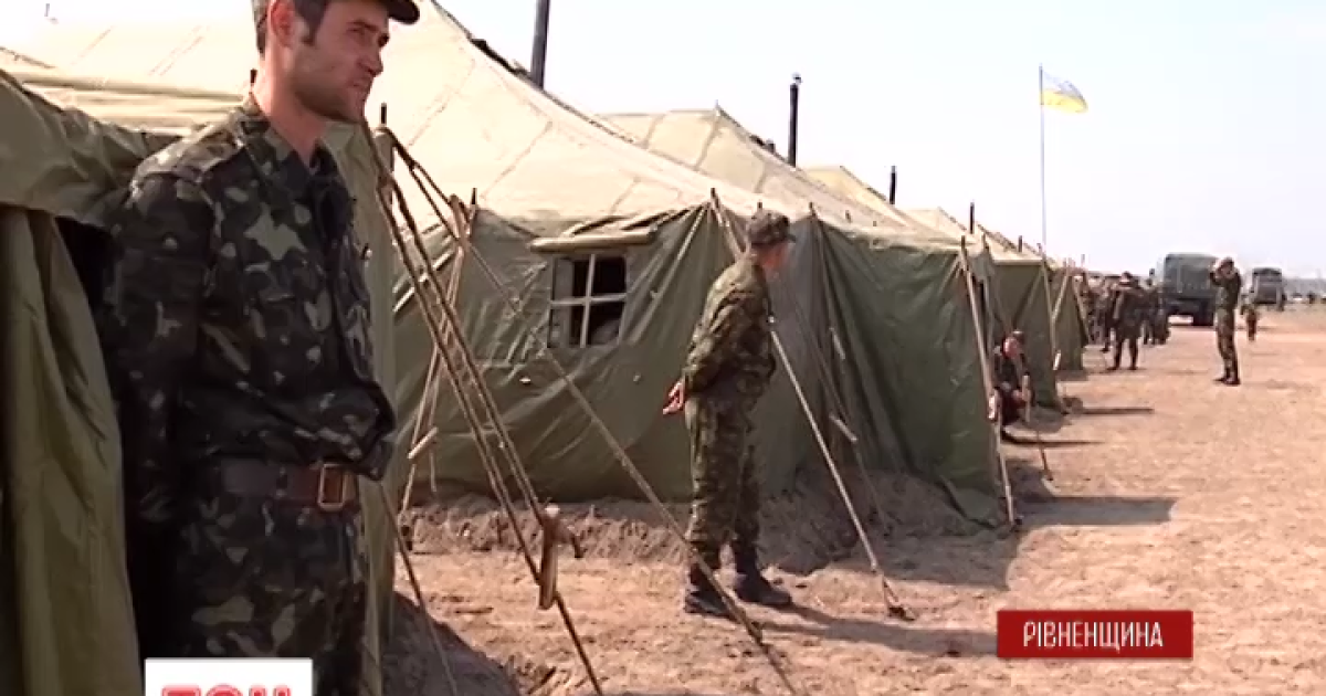 В Ровенской области иномарка насмерть сбила военного