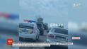 Мажоры на внедорожниках заблокировали патрульное авто прямо во время движения в Запорожье
