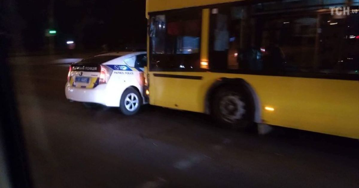 ДТП тролейбус поліцейське авто Київ_5 / © Фото Дмитра Святненка/ТСН