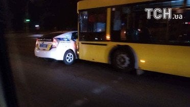ДТП тролейбус поліцейське авто Київ_5 / © Фото Дмитрия Святненко/ТСН