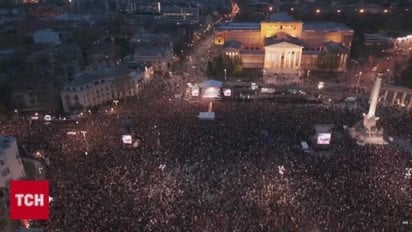 16 років правління Віктора Орбана Будапешт проводжав гучно і радісно до самого ранку!