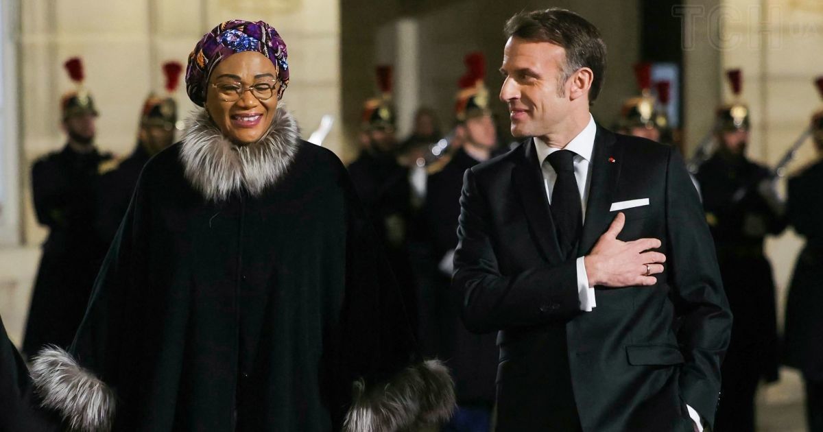 Бола и Реми Тинубу, Эммануэль Макрон