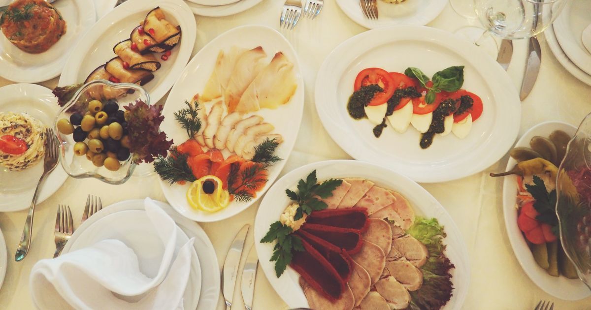 На Харківщині шестеро людей отруїлися на святкуванні дня народження