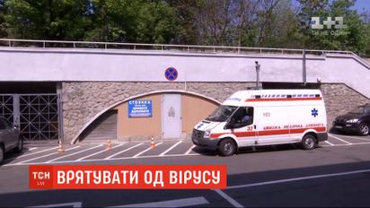 Пневмонія та сильна внутрішня кровотеча: у Дніпрі рятують життя 23-річної жінки, що втратила двійню