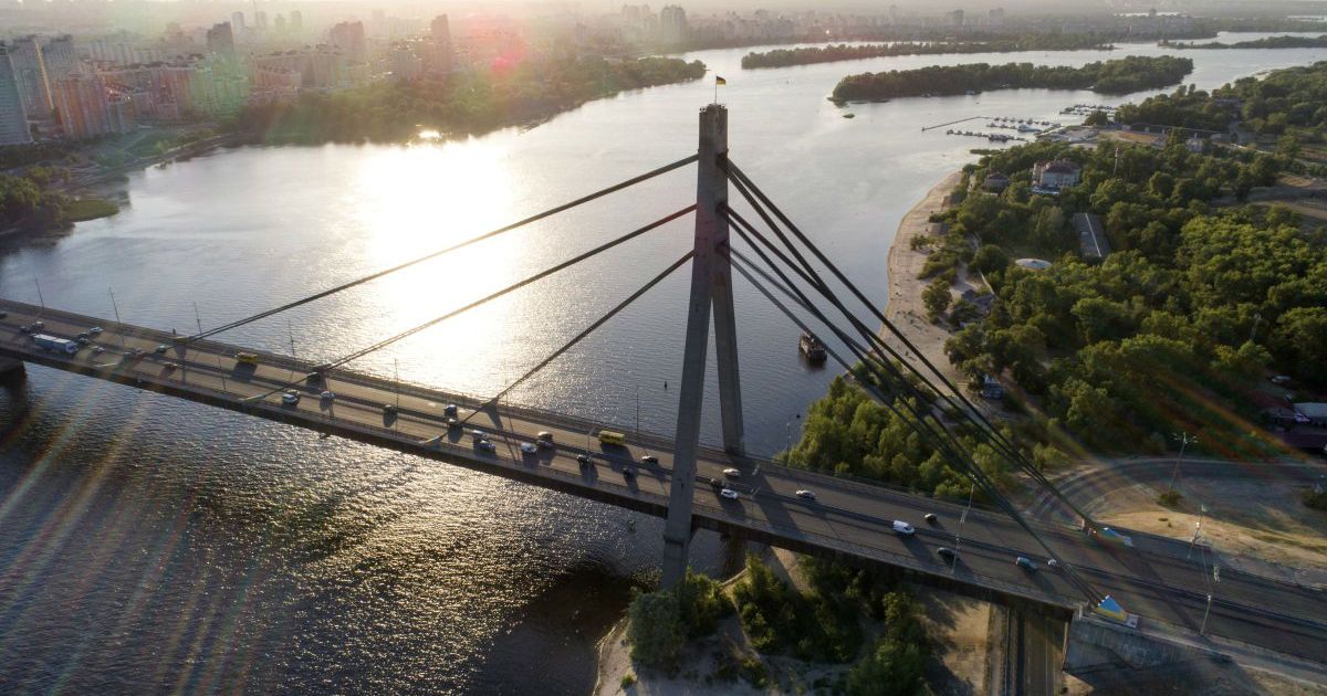 Фото, которое удивит: каким был Северный мост Киева до того, как стал легендой