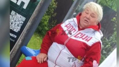 Пенсіонерка розгулювала по Вінниці у безрукавці з написом «Росія»