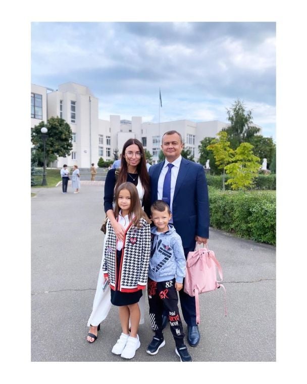 Марина и Юрий Аристовы с детьми / © instagram.com/marynaaristova