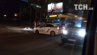 ДТП тролейбус поліцейське авто Київ_4 / © Фото Дмитрия Святненко/ТСН