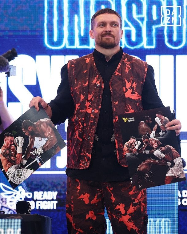 Олександр Усик / © x.com/DAZNBoxing