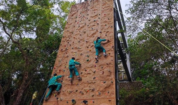 Ученики Ershui Senior High School / © скриншот с видео