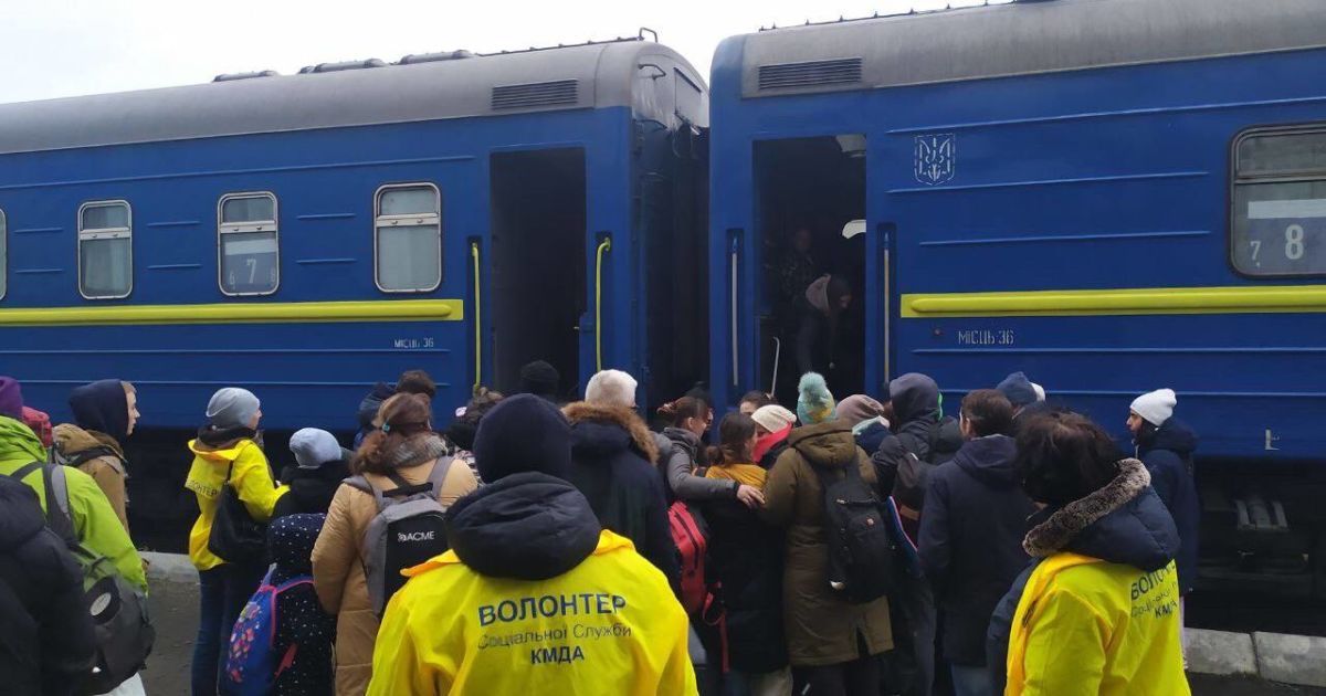 З Києва евакуйовують дітей з інвалідністю та дітей-сиріт: вивезли вже 3 тисячі