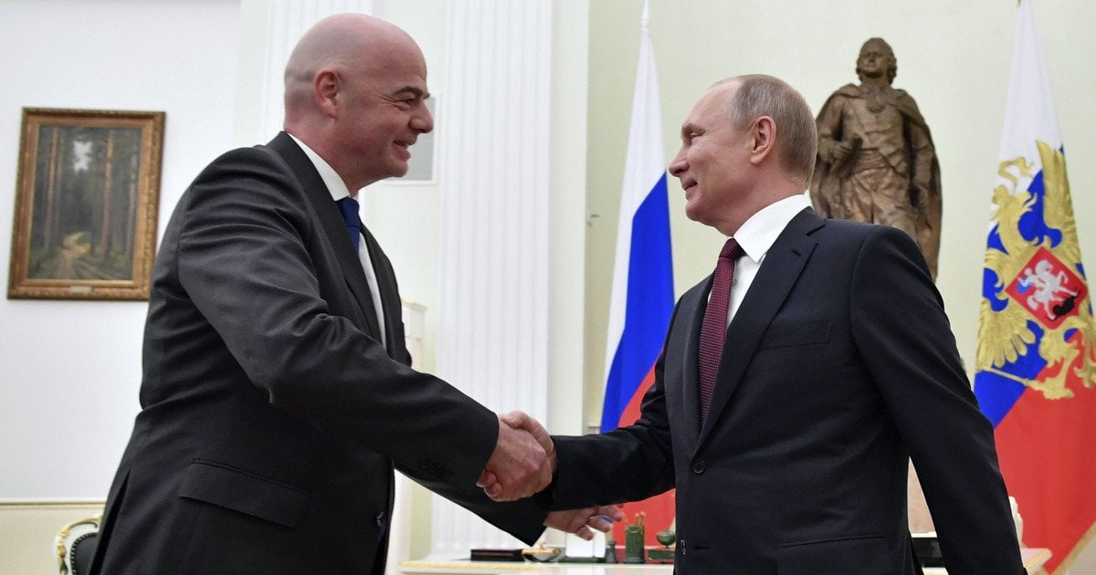 Президент ФІФА Джанні Інфантіно та кремлівський диктатор Володимир Путін