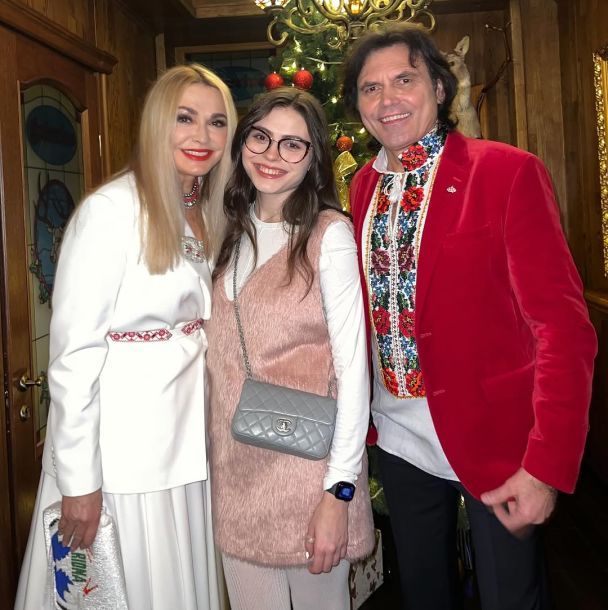 Ольга Сумська, Віталій Борисюк та їхня донька Ганна / © instagram.com/olgasumska