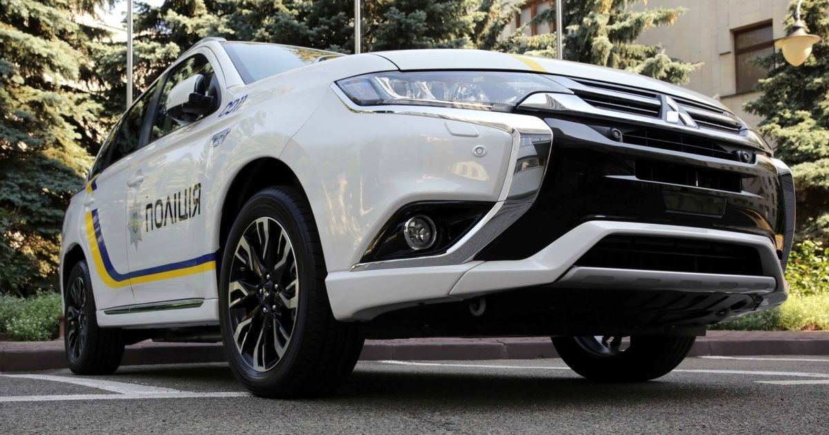 Mitsubishi Motors сделала скидку в 124 млн грн на автомобили для Нацполиции – Аваков