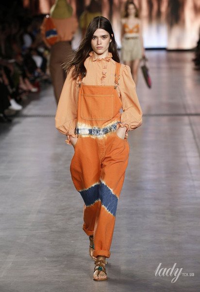 Коллекция Alberta Ferretti прет-а-порте сезона весна-лето 2020 / © East News