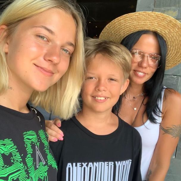 Ірина Горова з донькою та сином / © instagram.com/gorovaya_irina