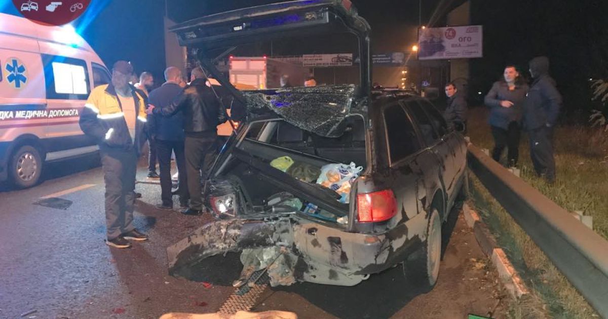 В Киеве Daewoo раздавил четырех человек, которые толкали свою машину на заправку
